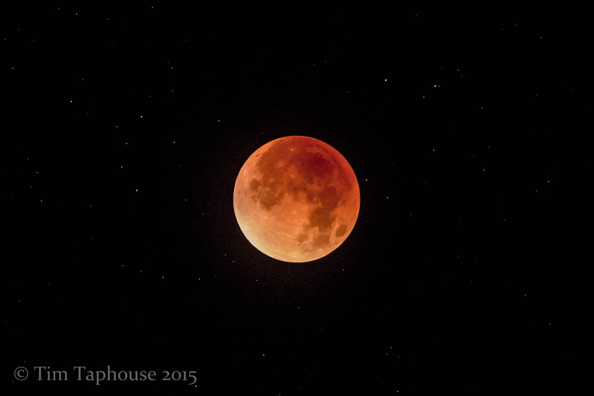 Total eclipse, the moon has gone a blood red colour
