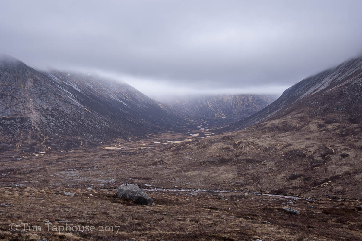 Low clouds in the morning, looking up Lairig Ghru